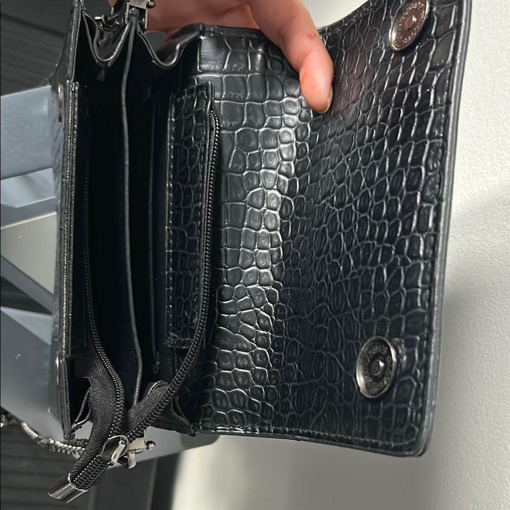 Black Croc-Embossed Crossbody Bag - Picture 3 of 9